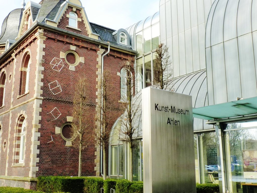Außenansicht des Kunstmuseums Ahlen. Foto: Lebenslaufchronist, CC BY-SA 3.0, Wikimedia Commons.