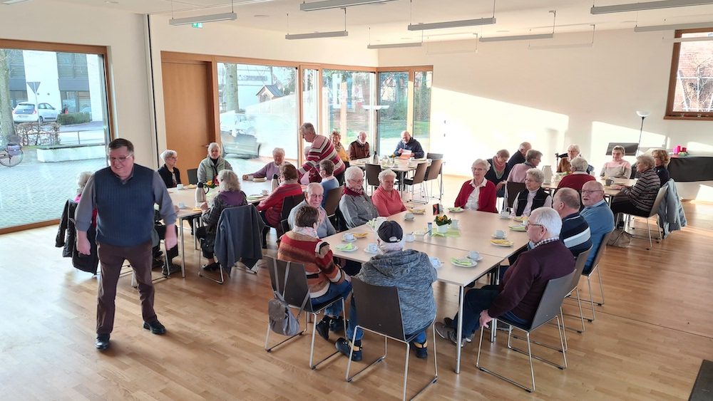 Kaffee und Klönen im Pfarrheim in Sassenberg