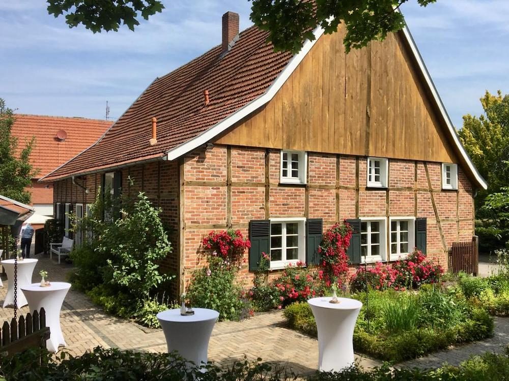 Handwerkermarkt rund um Haus Heuer in Beelen